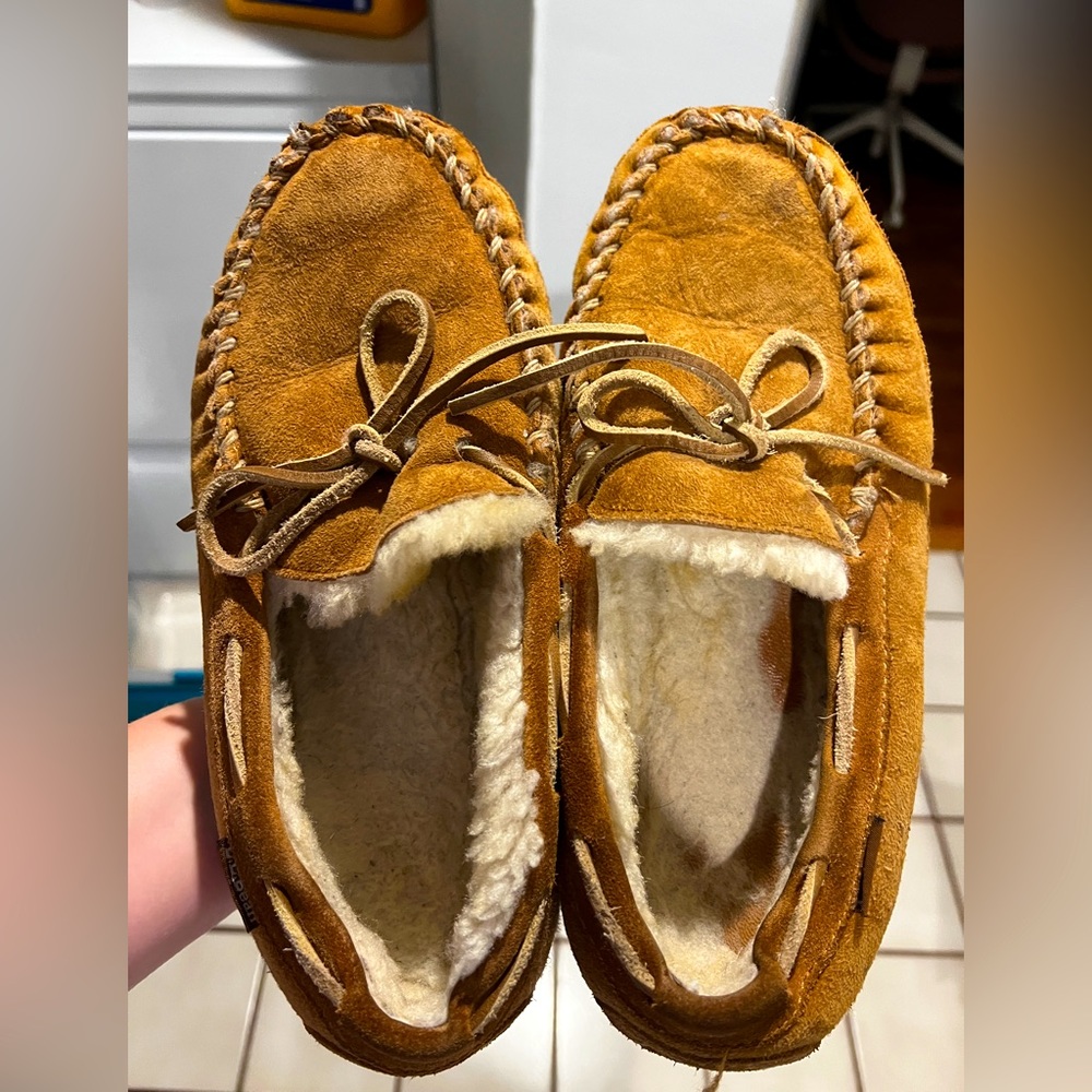 L.L.Bean Womens Wicked Good Camp Moccasins (size 10)